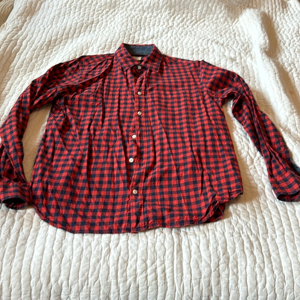 Gap size large blue and red button down